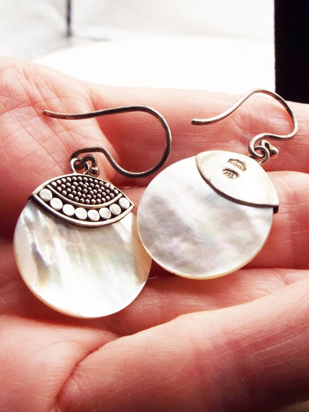 ATI INDONESIA STERLING ROUND MOTHER OF PEARL DISKS PERCED DANGLY EARRINGS L - Picture 3 of 3